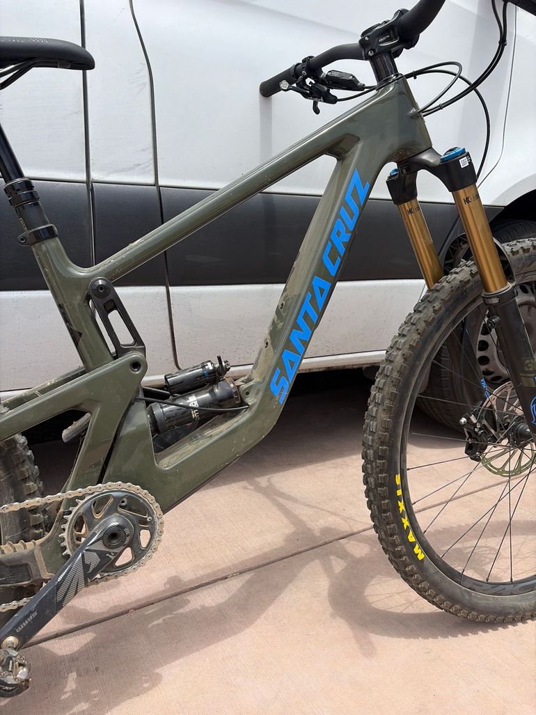 Used Santa Cruz Bronson SRAM Rival eTap AXS 2020 Mountainbike, Green — image 4 of 4