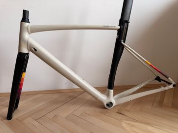 Używany Specialized Allez Sprint Disc Frameset 2020 Frameset 2020 Road & Gravel — zdjęcie 4 z 12