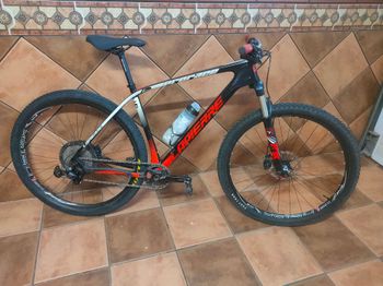 Lapierre ProRace 529 2018 2018 Mountainbike de segunda mano, Rojo — imagen 2 de 7