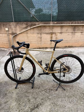 Used Scott Speedster Shimano 600 2025 Road & Gravel, White — image 2 of 9