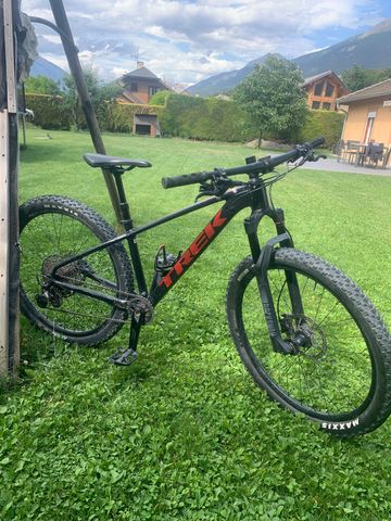 Použité Trek X-Caliber 9 2023 2023 Mountainbike — obrázek 1 z 5
