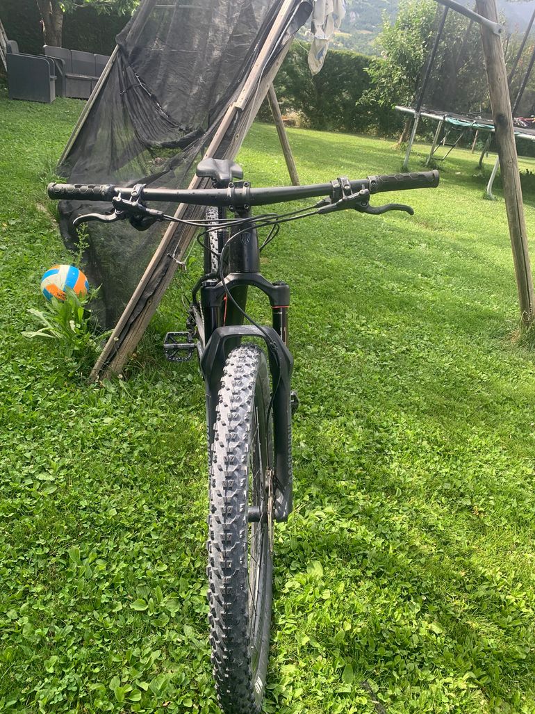 Used Trek X-Caliber 9 2023 2023 Mountainbike, Black, 27.5, 29 — image 3 of 5