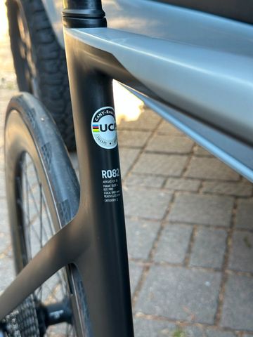 Gebrauchtes Canyon Aeroad CF SL 8 Disc 2022 2022 Road & Gravel, Schwarz — Bild 2 von 14
