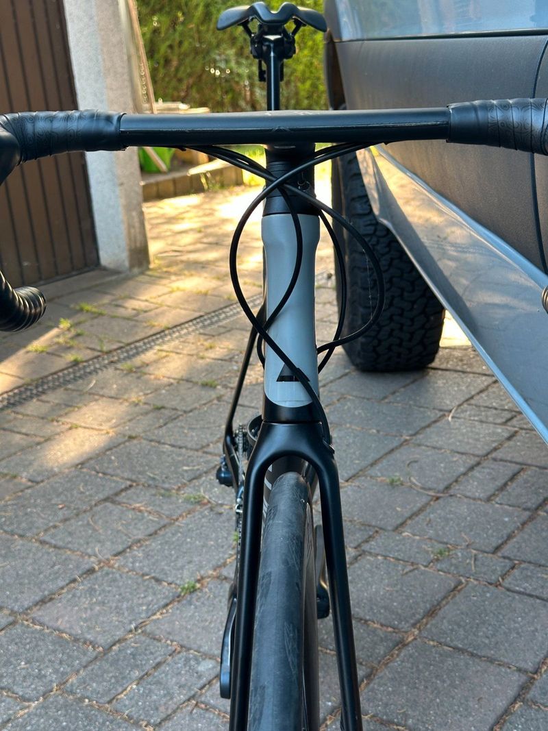 Gebrauchtes Canyon Aeroad CF SL 8 Disc 2022 2022 Road & Gravel, Schwarz — Bild 3 von 14