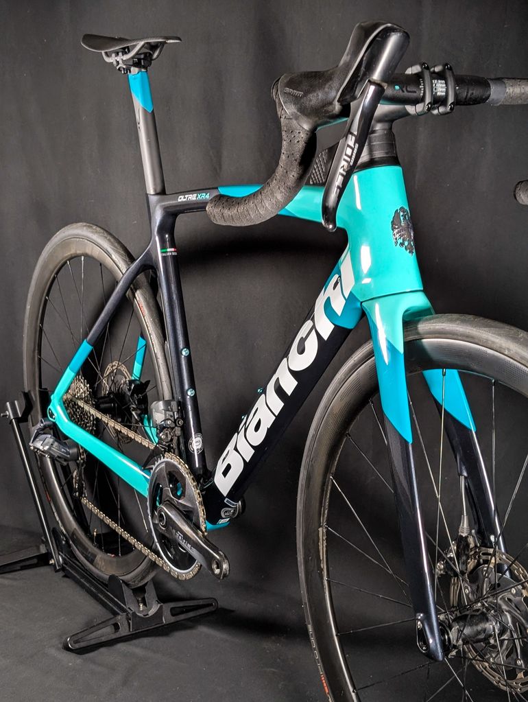 Used Bianchi Oltre XR4 Force ETap AXS 2024 2024 Road & Gravel, Blue — image 7 of 19