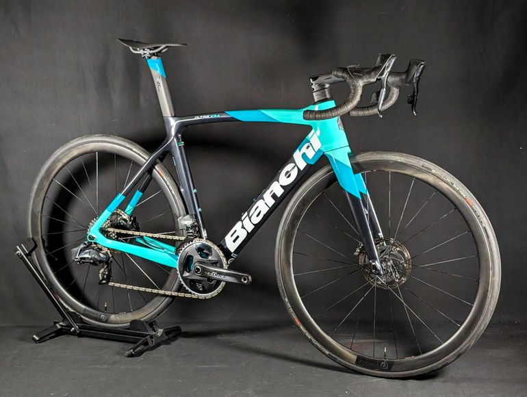 Used Bianchi Oltre XR4 Force ETap AXS 2024 2024 Road & Gravel, Blue — image 3 of 19