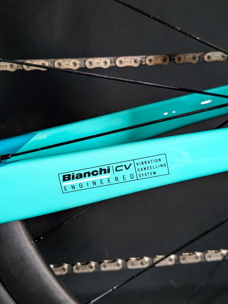 Used Bianchi Oltre XR4 Force ETap AXS 2024 2024 Road & Gravel, Blue — image 13 of 19