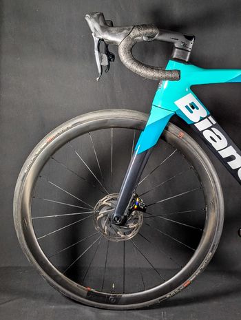 Used Bianchi Oltre XR4 Force ETap AXS 2024 2024 Road & Gravel, Blue — image 10 of 19