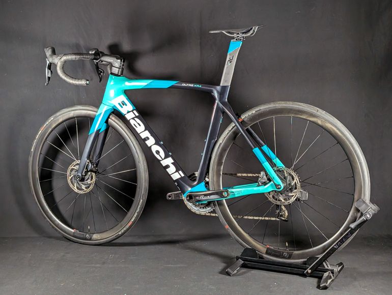 Used Bianchi Oltre XR4 Force ETap AXS 2024 2024 Road & Gravel, Blue — image 6 of 19