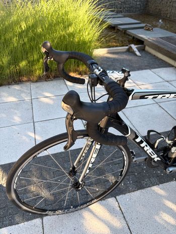 Used Trek Madone 5.2 2011 2011 Road & Gravel, Black — image 5 of 20