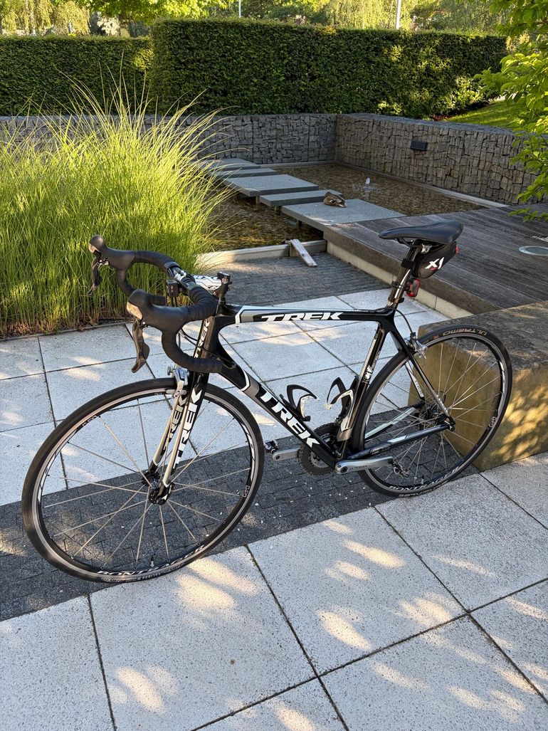 Used Trek Madone 5.2 2011 2011 Road & Gravel, Black — image 7 of 20