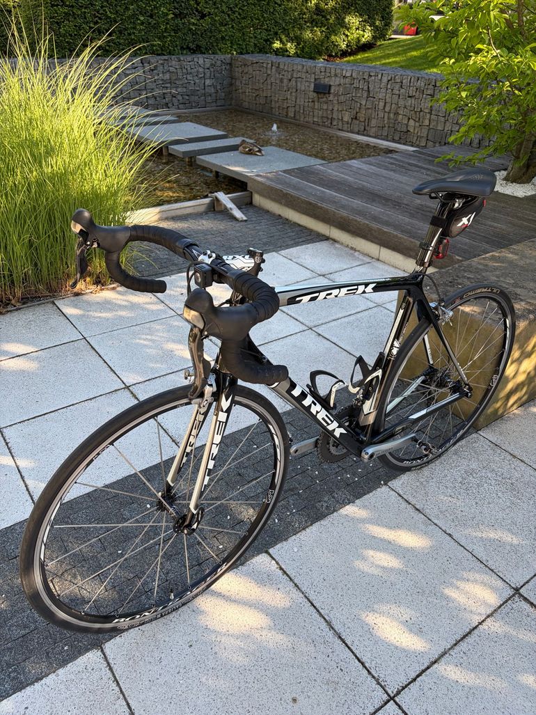 Used Trek Madone 5.2 2011 2011 Road & Gravel, Black — image 4 of 20