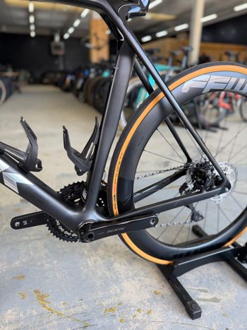 Used Trek Madone SL 6 Gen 8 2025 2025 Road & Gravel, Black — image 19 of 22