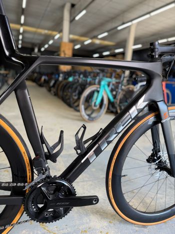 Used Trek Madone SL 6 Gen 8 2025 2025 Road & Gravel, Black — image 10 of 22