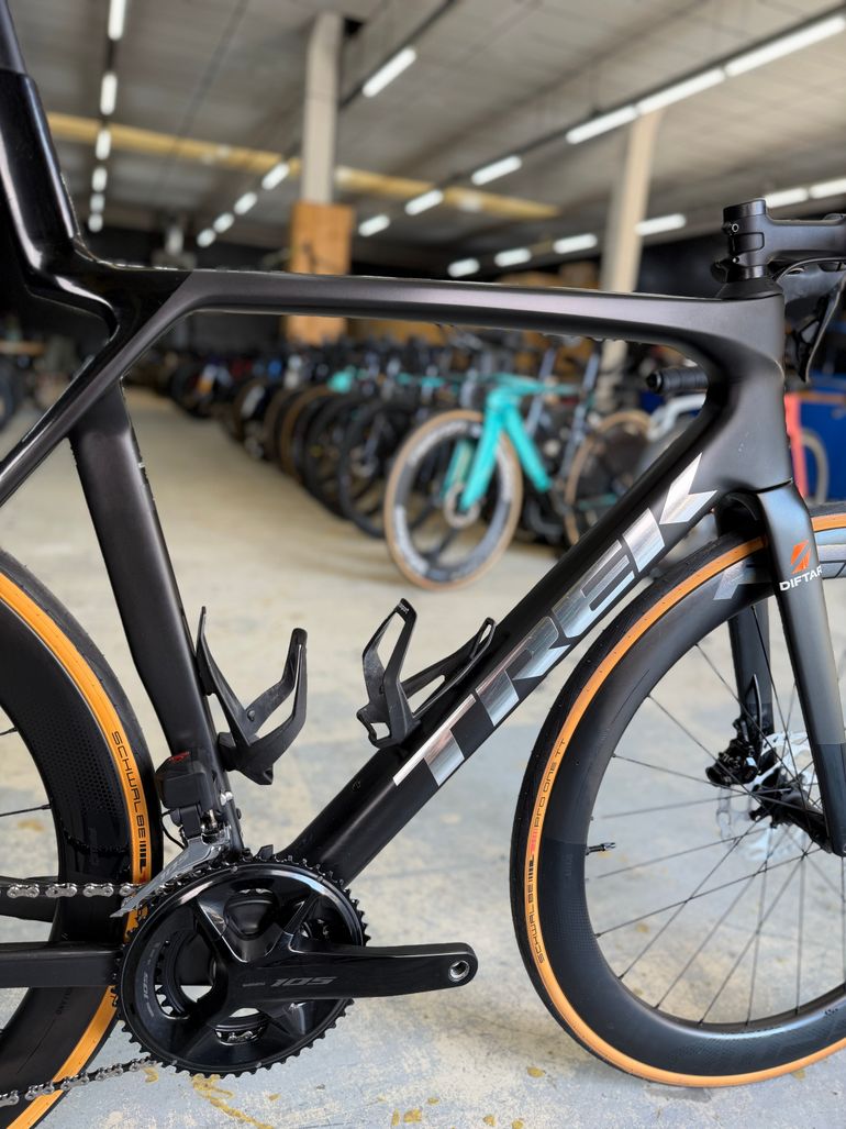 Used Trek Madone SL 6 Gen 8 2025 2025 Road & Gravel, Black — image 10 of 22
