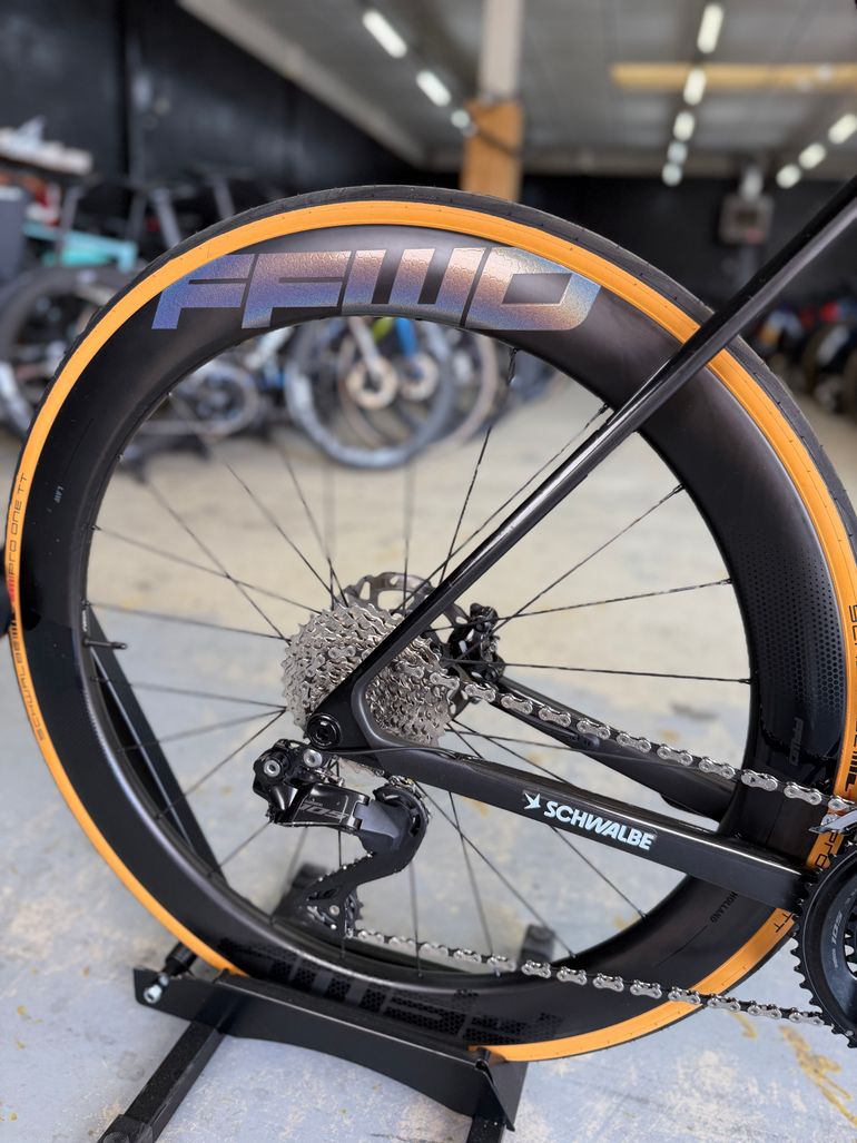 Used Trek Madone SL 6 Gen 8 2025 2025 Road & Gravel, Black — image 8 of 22