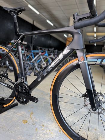 Used Trek Madone SL 6 Gen 8 2025 2025 Road & Gravel, Black — image 4 of 22