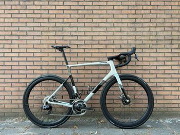 Tweedehands Cannondale SuperSix EVO SRAM Red eTap AXS 2021 Racefiets & gravel