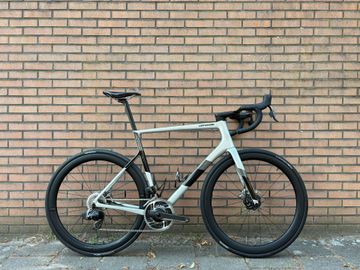 Used Cannondale SuperSix EVO SRAM Red eTap AXS 2021 Road & Gravel, Black — image 1 of 17
