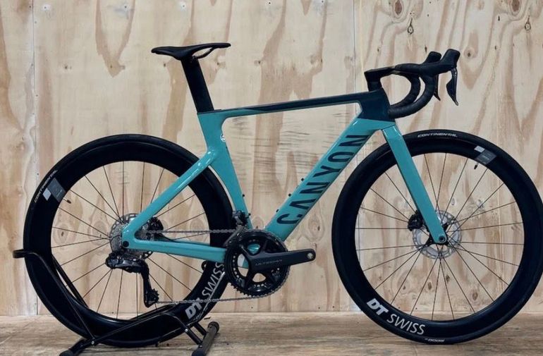 Used Canyon Aeroad CF SLX 7 Di2 2026 2026 Road & Gravel, Green — image 2 of 3