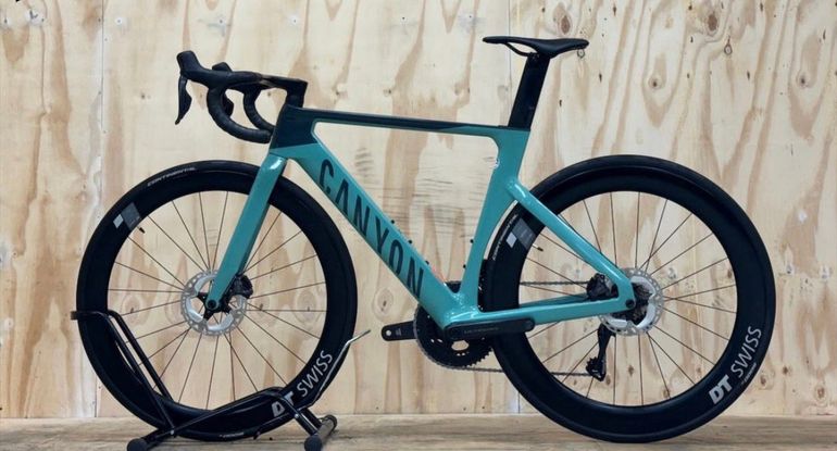 Used Canyon Aeroad CF SLX 7 Di2 2026 2026 Road & Gravel, Green — image 1 of 3