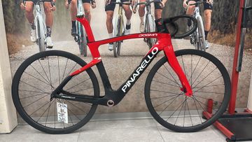 Pinarello F Custom Frameset 2024 Road & Gravel usato