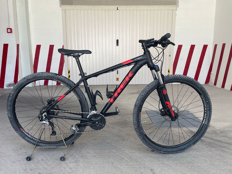 Gebrauchtes Trek Marlin+ Shimano Acera 2018 Mountainbike, Schwarz — Bild 1 von 11