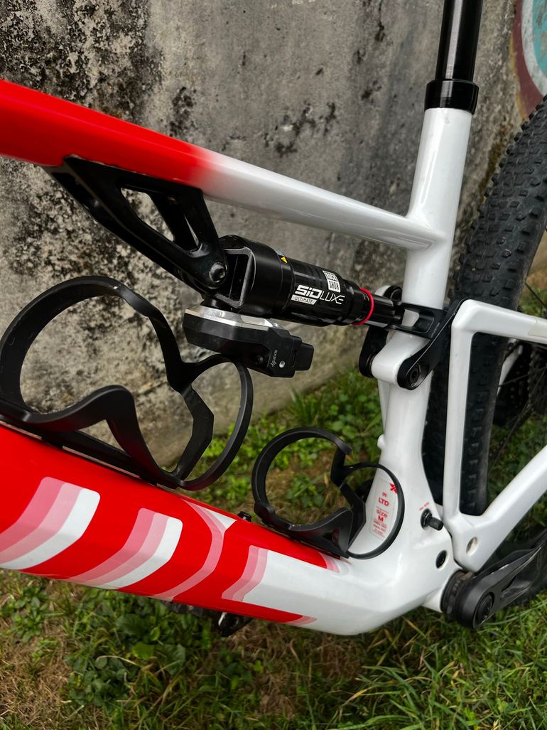 Used BMC Fourstroke 01 LTD 2023 Mountainbike, Red, 29 — image 17 of 18