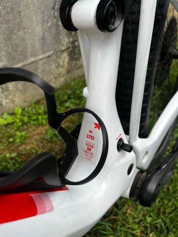 Used BMC Fourstroke 01 LTD 2023 Mountainbike, Red, 29 — image 18 of 18