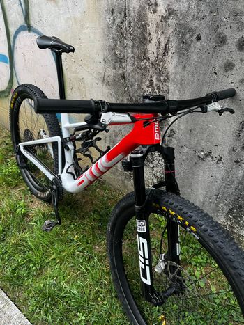 Used BMC Fourstroke 01 LTD 2023 Mountainbike, Red, 29 — image 4 of 18