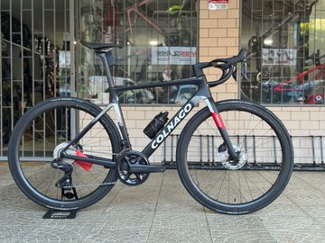 Gebrauchtes Colnago V4Rs Disc Ultegra Di2 8100 w/Fulcrum Racing Wind 400 Wheels 2023 2023 Road & Gravel