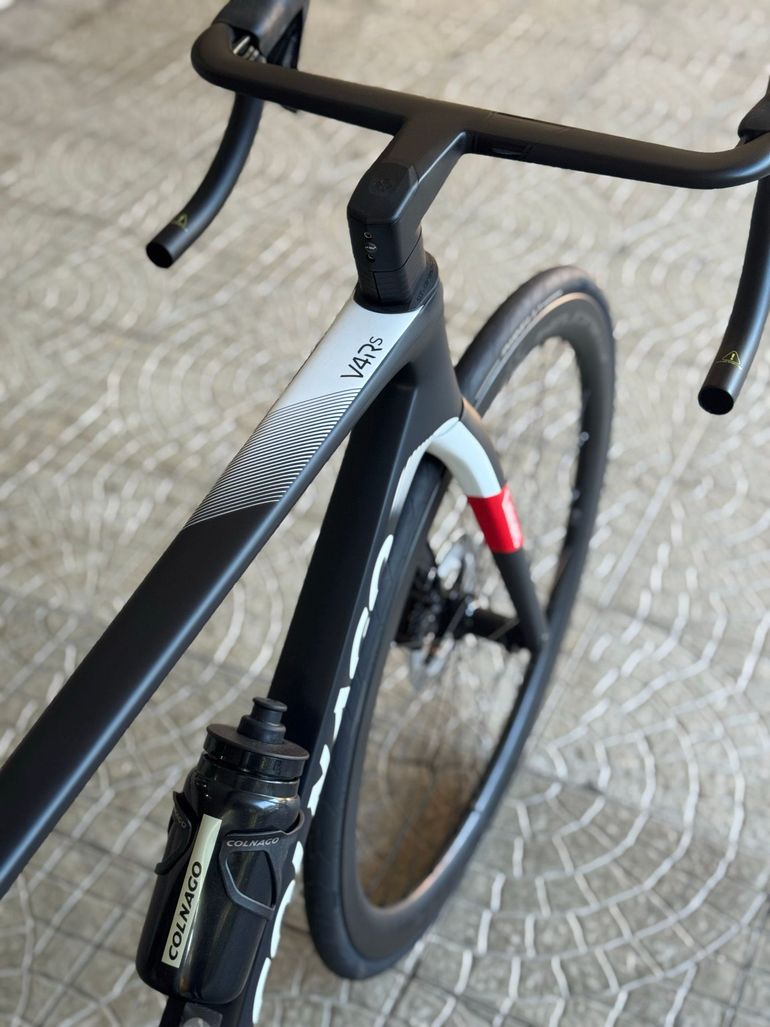 Used Colnago V4Rs Disc Ultegra Di2 8100 w/Fulcrum Racing Wind 400 Wheels 2023 2023 Road & Gravel, Black — image 4 of 11