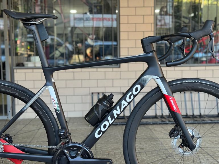 Used Colnago V4Rs Disc Ultegra Di2 8100 w/Fulcrum Racing Wind 400 Wheels 2023 2023 Road & Gravel, Black — image 2 of 11