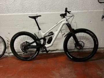 Używany Canyon Spectral CF LTD 2024 2024 Mountainbike — zdjęcie 3 z 6