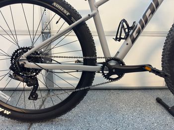 Used Giant Talon 2 2021 2021 Mountainbike, Light Gray, 27.5, 29 — image 5 of 5