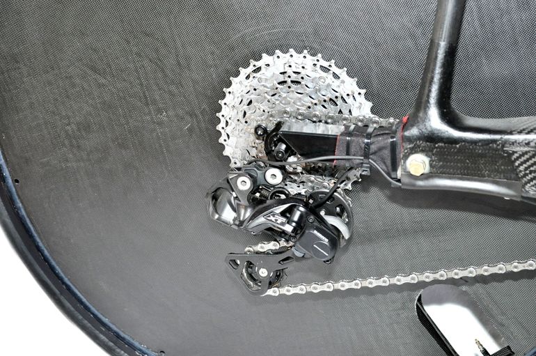 Used Custom E-84 Di2 2026 2026 Road & Gravel, Black — image 5 of 8