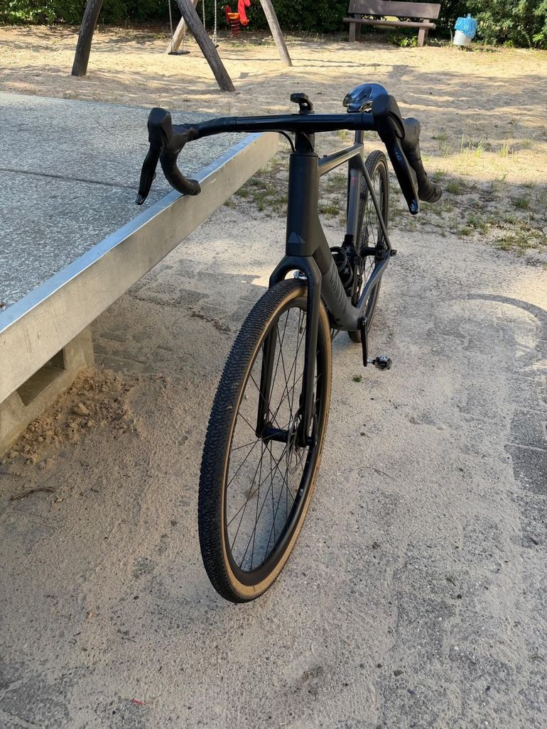Käytetty Canyon Grail CF SL 8 2024 2024 Road & Gravel — kuva 6 / 10