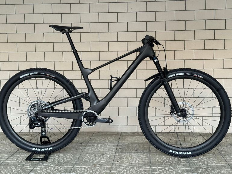 Used Scott Spark 910 2024 2024 Mountainbike, Black — image 1 of 7