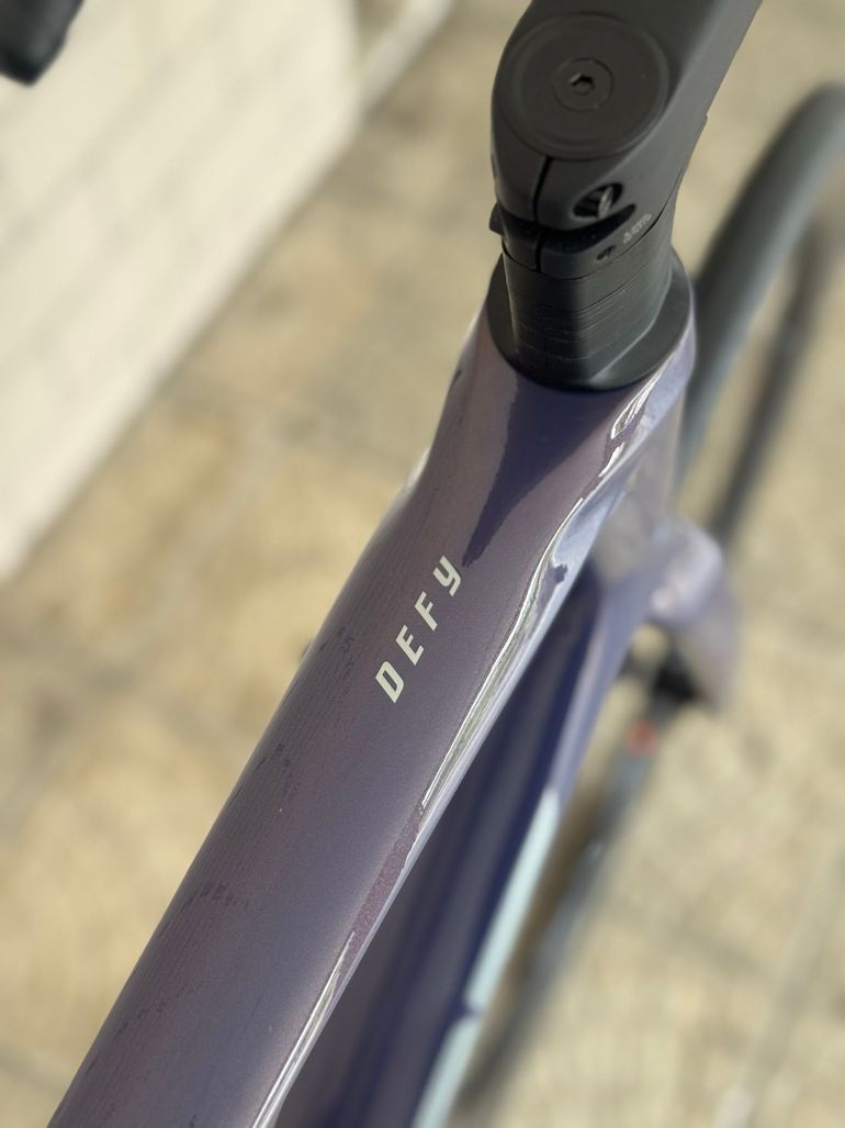 Giant Defy Advanced 0 2026 2026 Road & Gravel usato, Viola — immagine 4 di 13