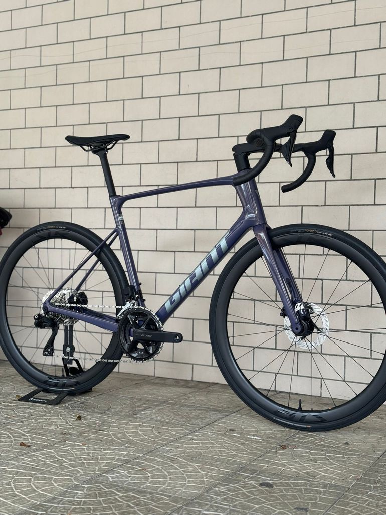 Giant Defy Advanced 0 2026 2026 Road & Gravel usato, Viola — immagine 2 di 13