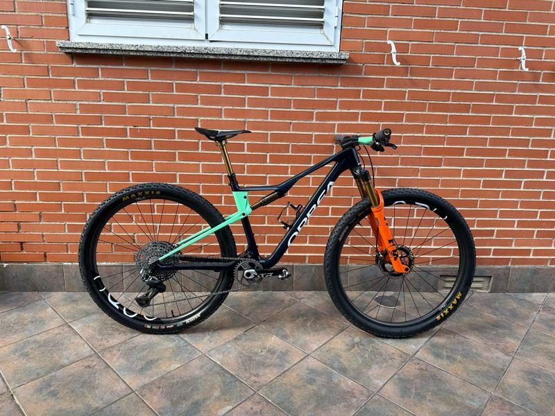 Gebrauchtes Orbea Oiz Shimano XTR Di2 2026 MTB