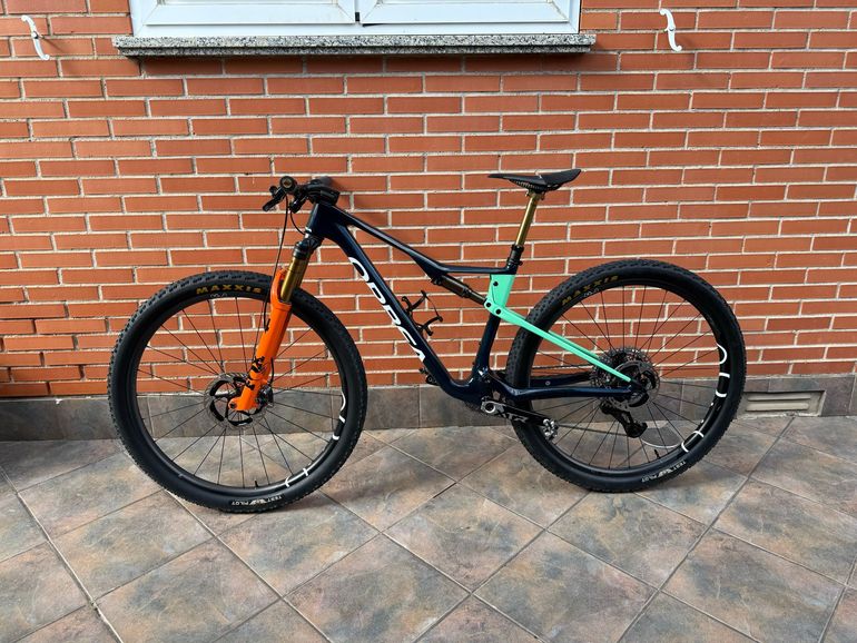 Gebrauchtes Orbea OIZ M-TEAM FACTORY 2025 2025 Mountainbike, Blau — Bild 2 von 13