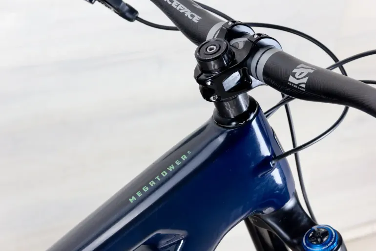 Used Santa Cruz Megatower C 2022 Mountainbike, Black — image 9 of 19