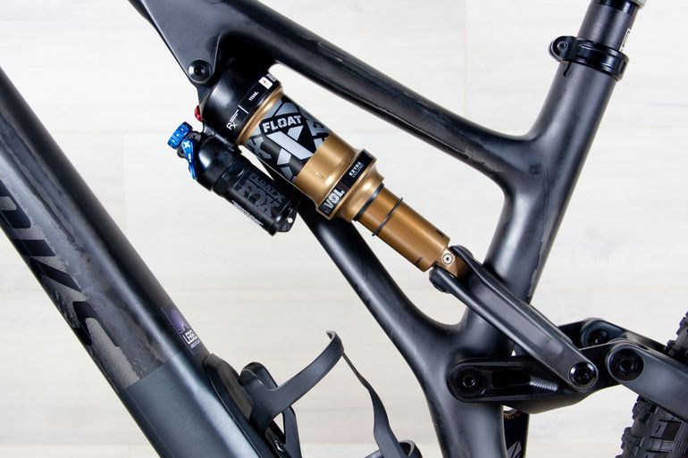 Used Specialized S-Works Stumpjumper EVO 2022 Mountainbike, Black — image 14 of 17