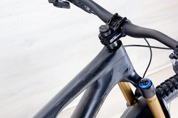 Used Specialized S-Works Stumpjumper EVO 2022 Mountainbike, Black — image 9 of 17