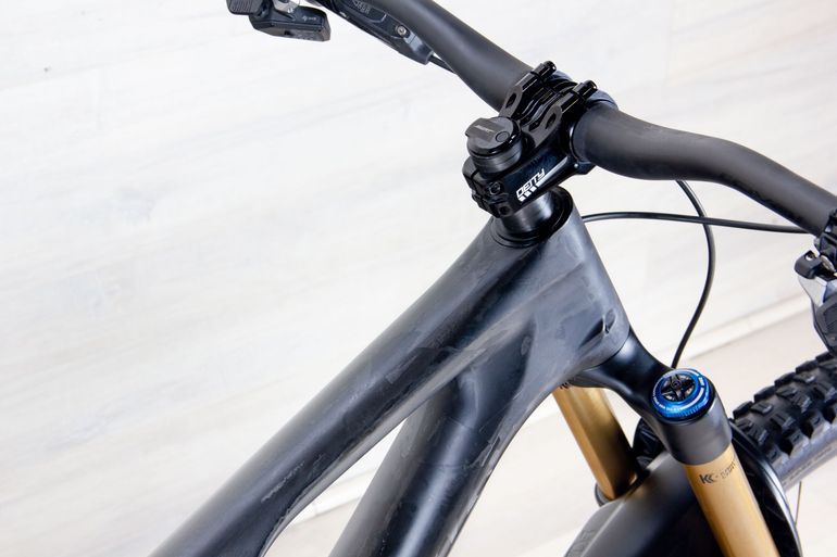 Used Specialized S-Works Stumpjumper EVO 2022 Mountainbike, Black — image 9 of 17