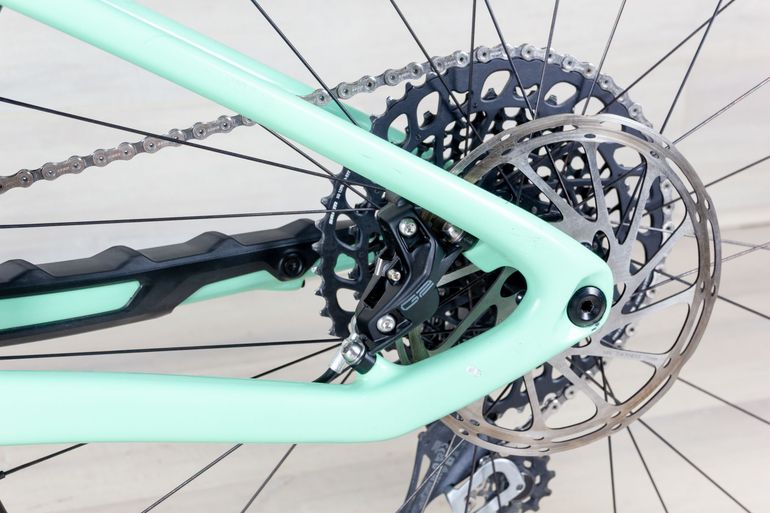 Used Specialized Stumpjumper Pro 2023 Mountainbike, Green — image 13 of 18