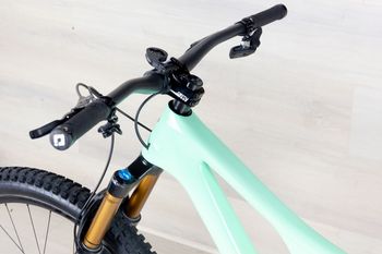 Used Specialized Stumpjumper Pro 2023 Mountainbike, Green — image 15 of 18