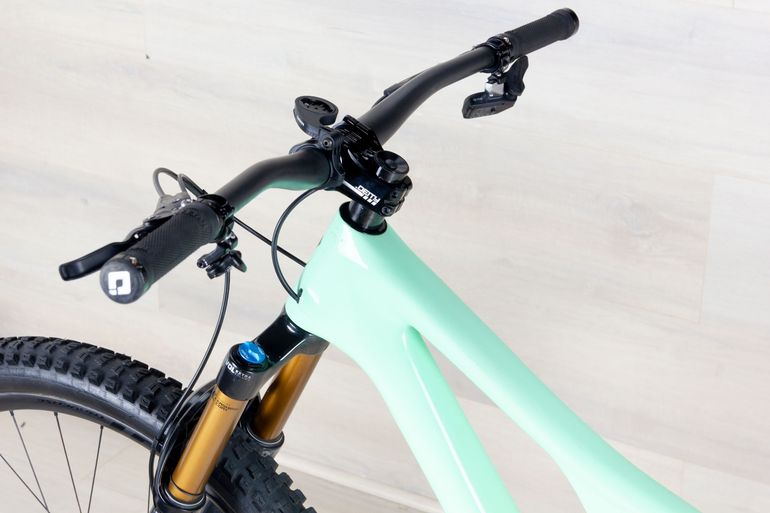 Used Specialized Stumpjumper Pro 2023 Mountainbike, Green — image 15 of 18