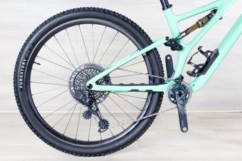 Used Specialized Stumpjumper Pro 2023 Mountainbike, Green — image 3 of 18